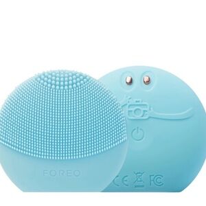Foreo Blue Facial Smart Cleansing Brush Teal